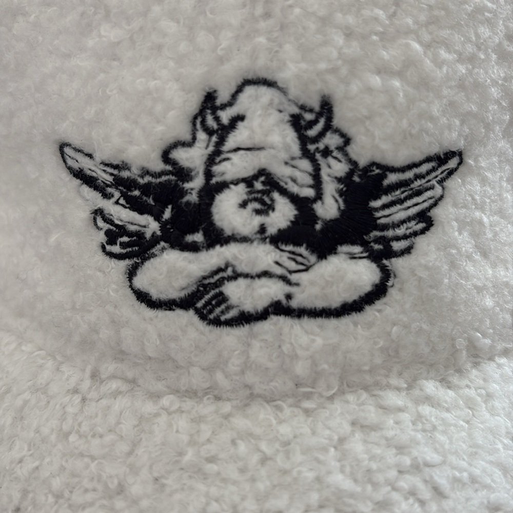 Boys Lie Sherpa Trucker Hat White NWT - Purchased at Urban Outfitters - Picture 3 of 4